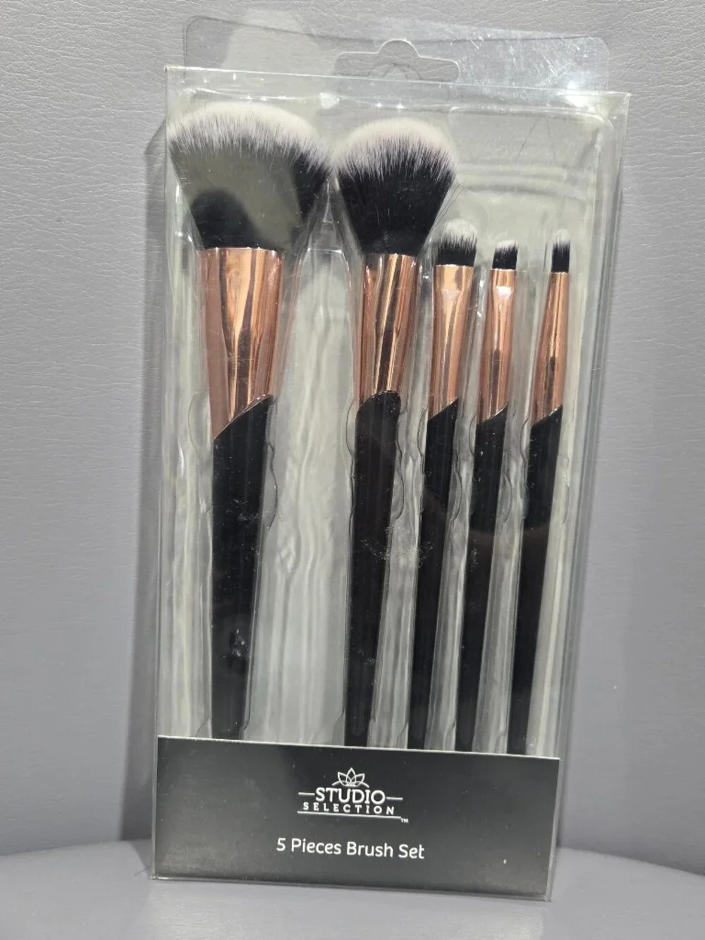Studio Selection Set of 5 Makeup Brushes Foundation Face Eyeshadow Angled Liner